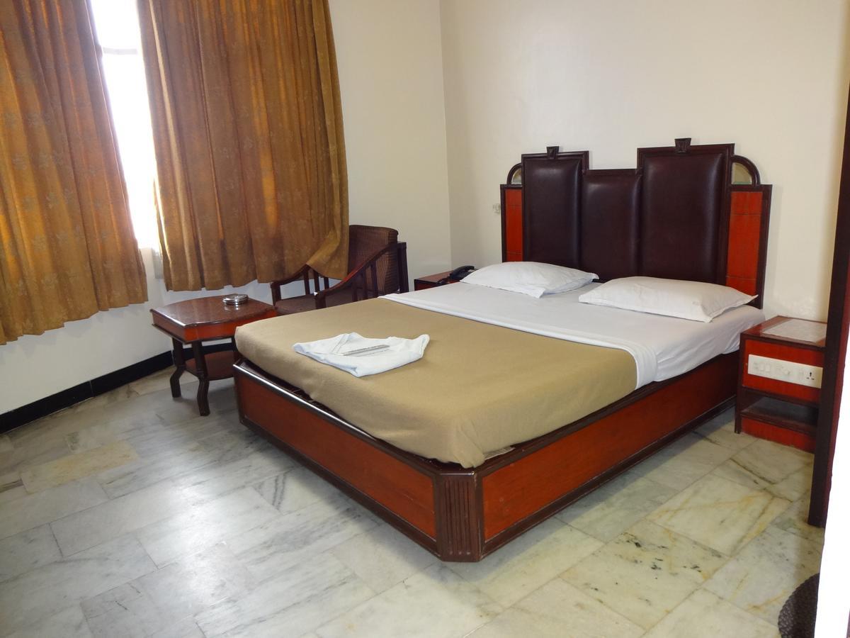 Hotel Naveen Coimbatore Esterno foto